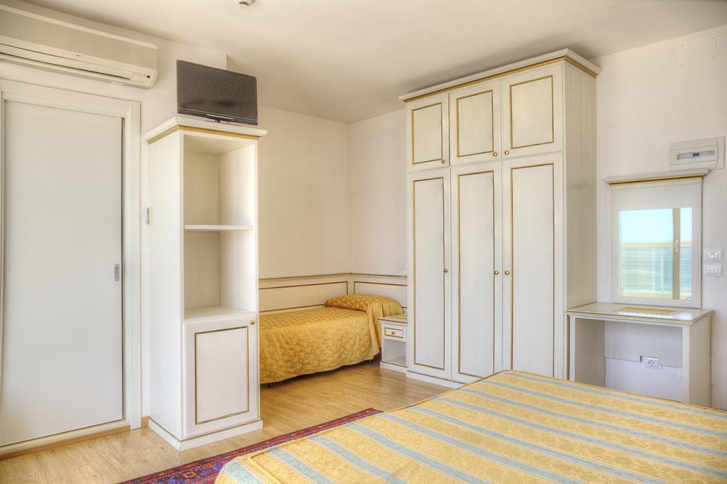 Hotel Panama Lido di Jesolo Ruang foto