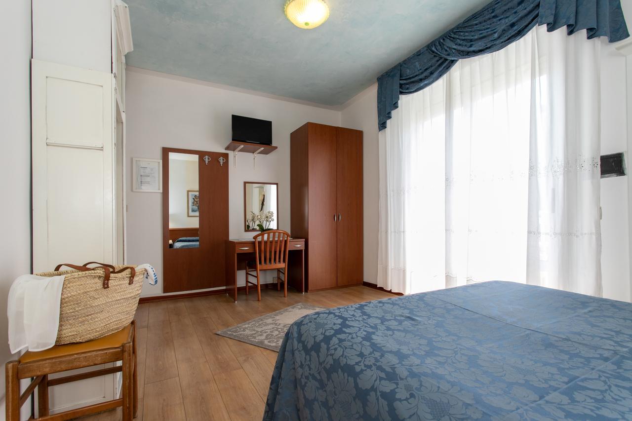 Hotel Panama Lido di Jesolo Bagian luar foto