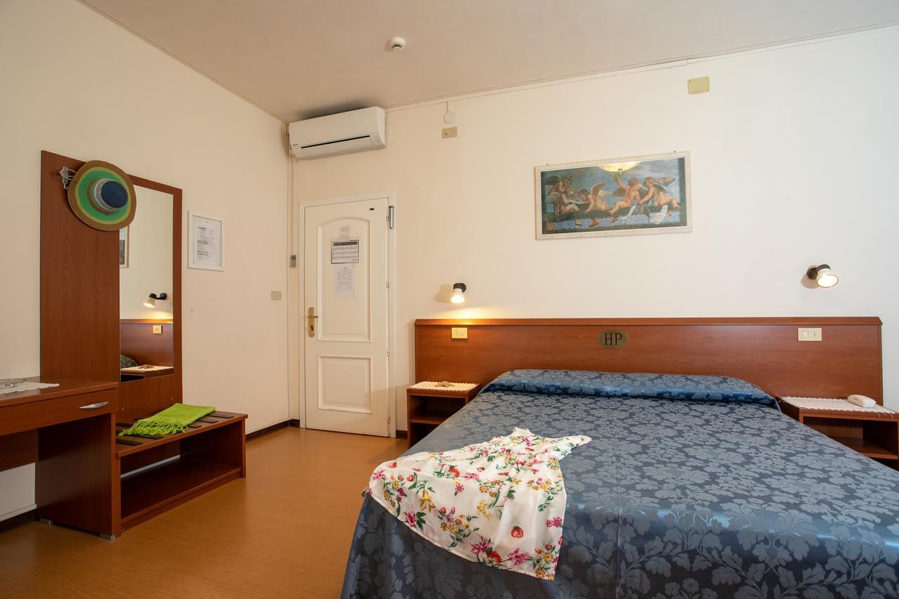 Hotel Panama Lido di Jesolo Bagian luar foto