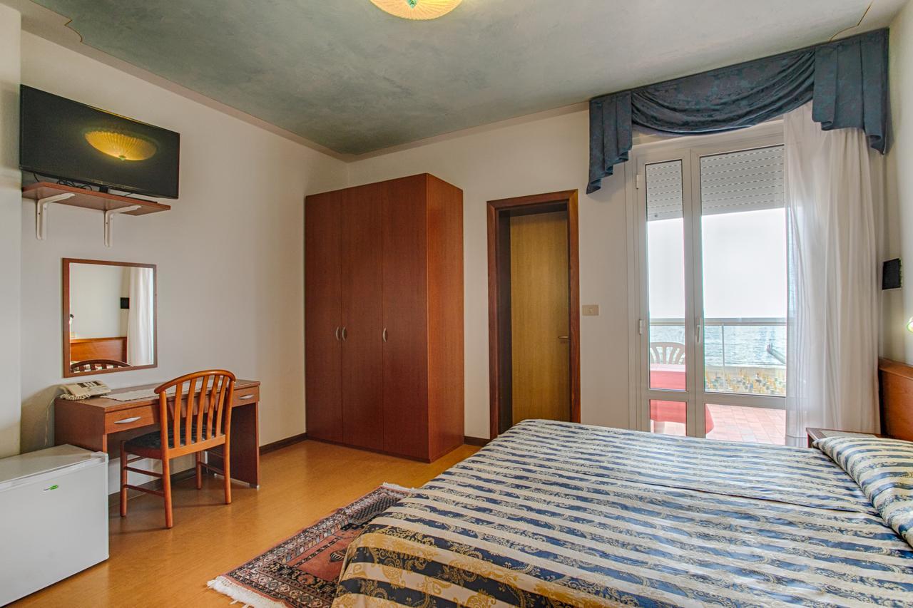 Hotel Panama Lido di Jesolo Bagian luar foto