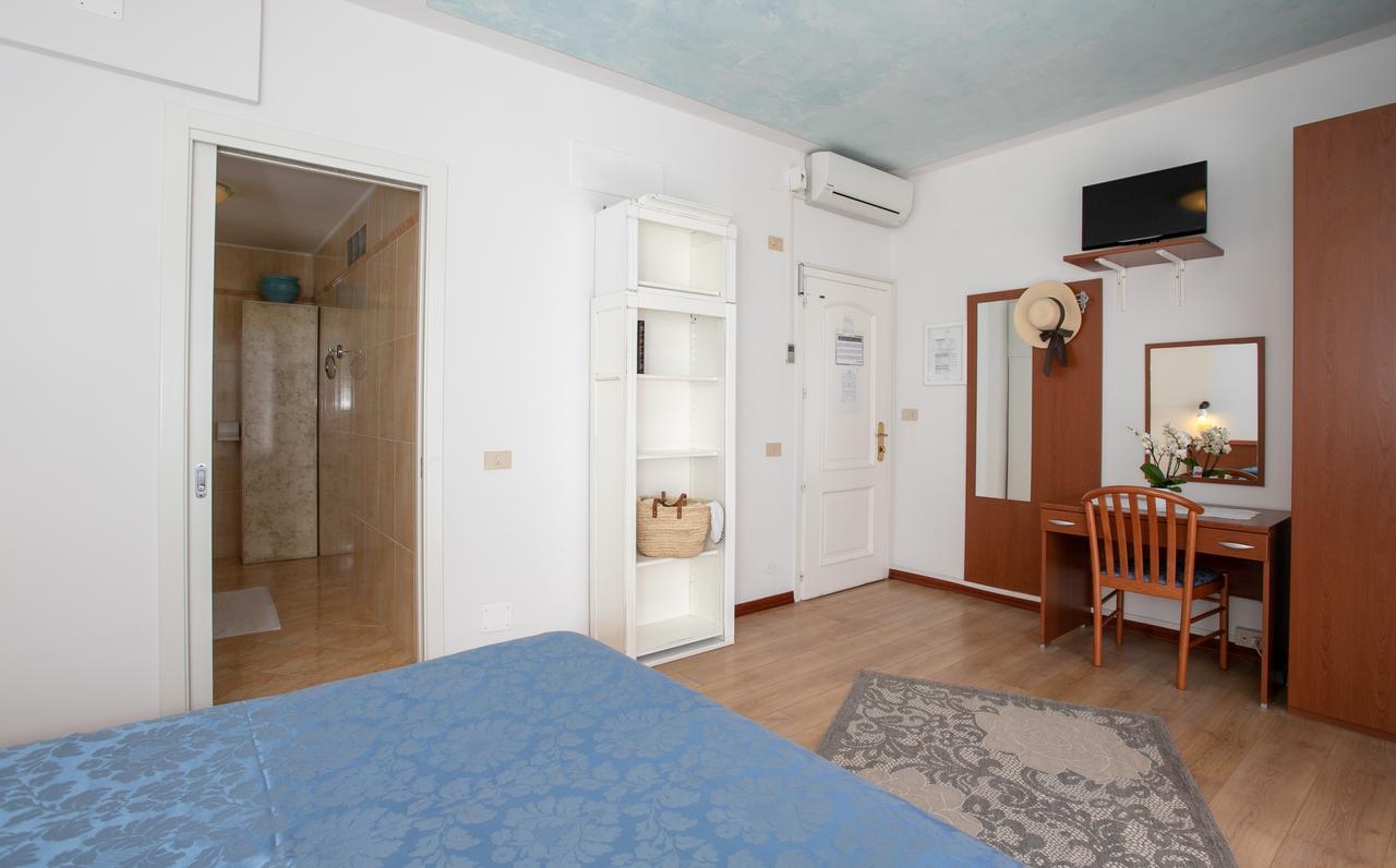 Hotel Panama Lido di Jesolo Bagian luar foto