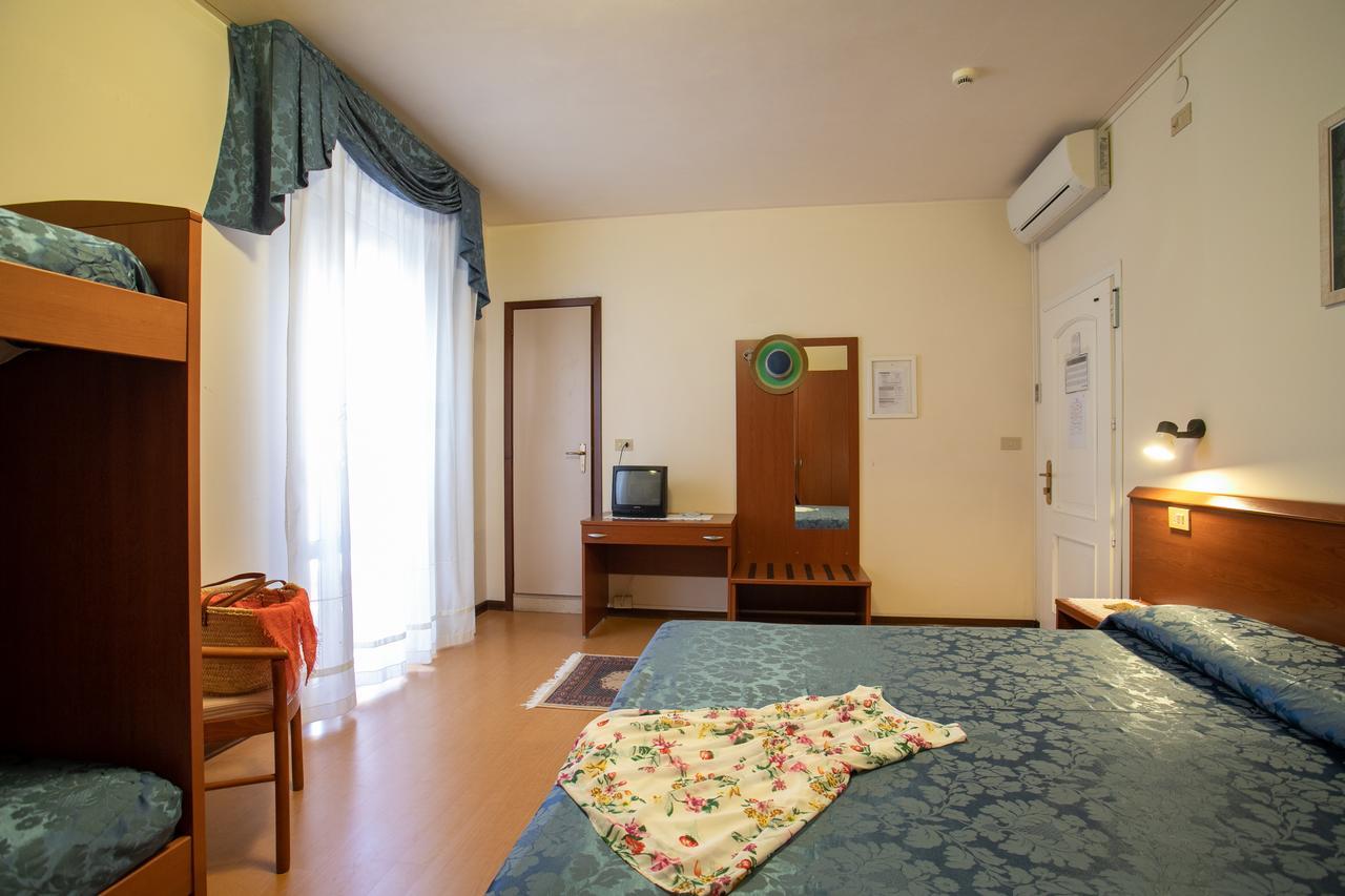 Hotel Panama Lido di Jesolo Bagian luar foto