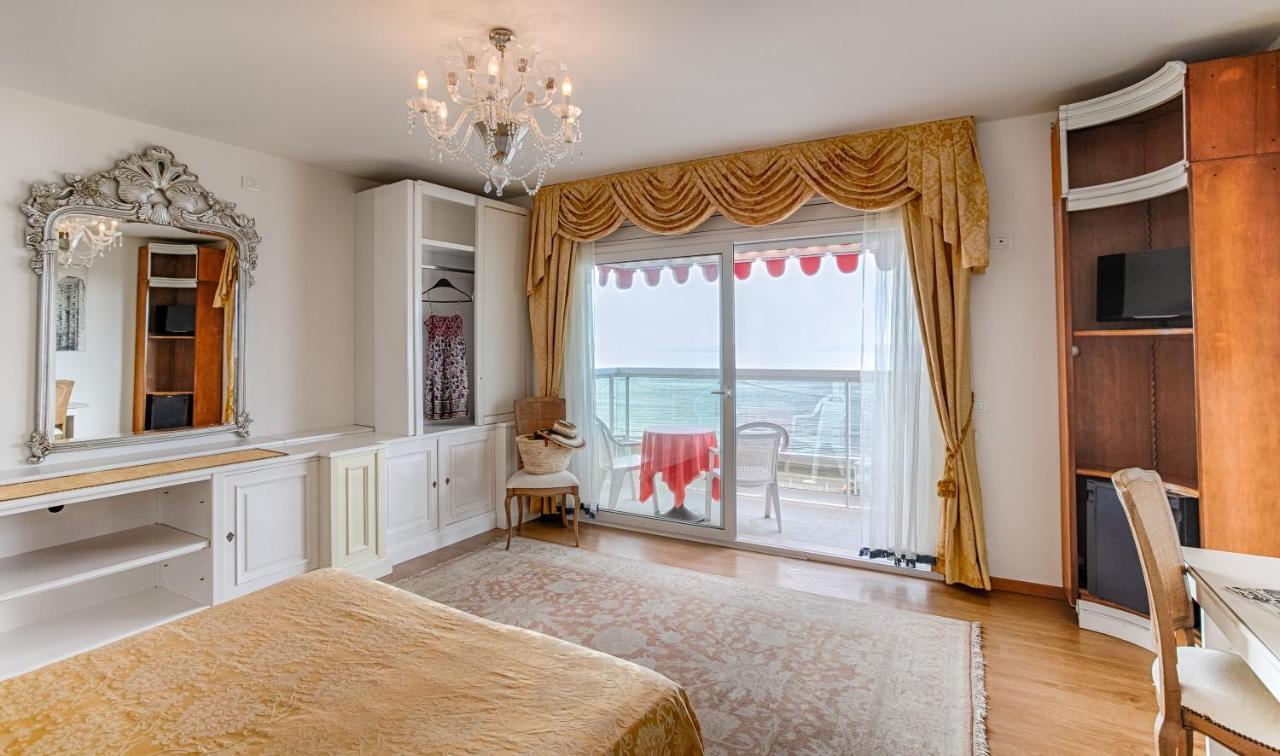 Hotel Panama Lido di Jesolo Bagian luar foto