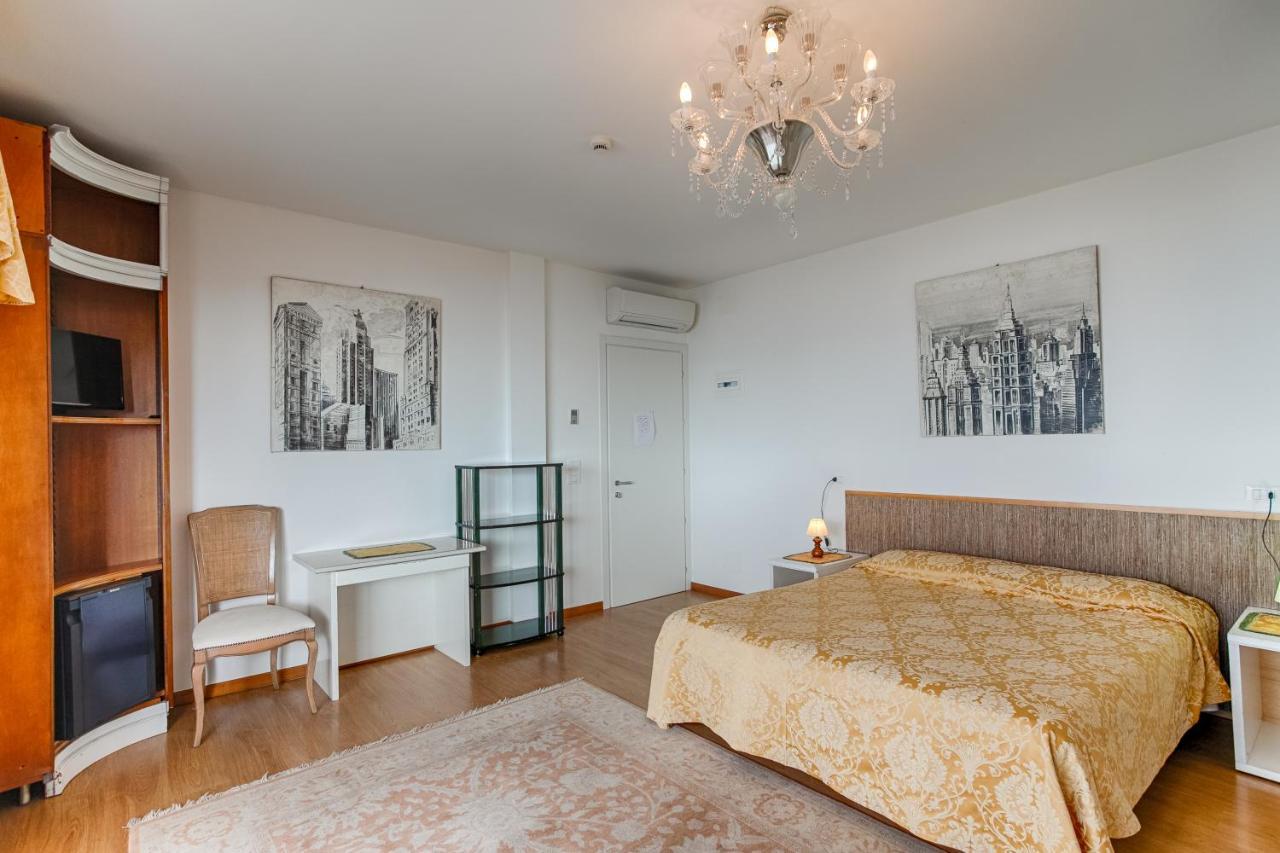 Hotel Panama Lido di Jesolo Bagian luar foto