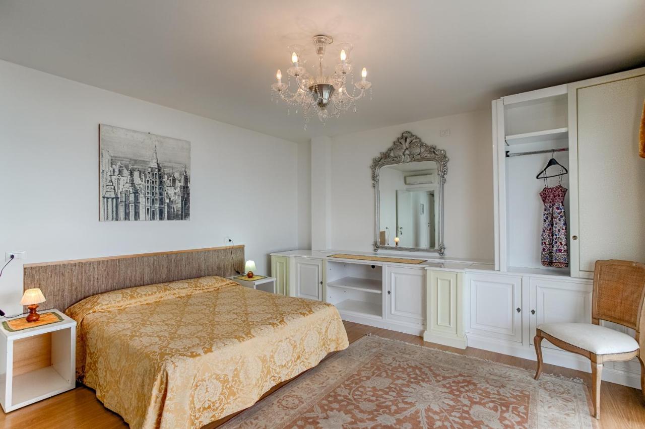 Hotel Panama Lido di Jesolo Bagian luar foto